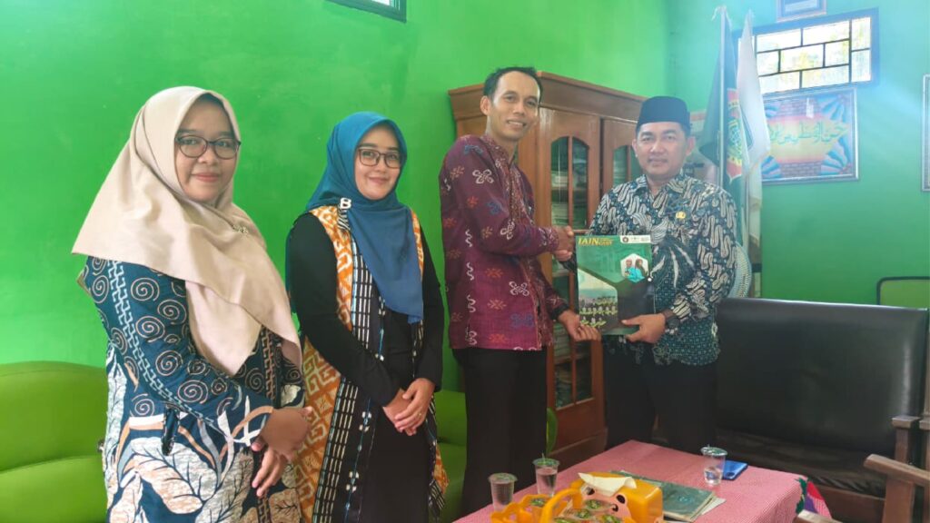 MoU IAI Ngawi dengan MIN 2 Ngawi